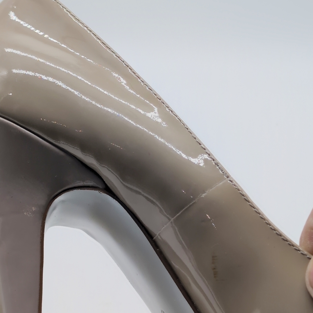 Elegant Taupe Pumps by Charles David Patent Leather Sz 8 - Picture 7 of 9
